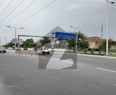 ڈی ایچ اے فیز 8 - بلاک وائے فیز 8,ڈیفنس (ڈی ایچ اے),لاہور میں 15 مرلہ رہائشی پلاٹ 2.01 کروڑ میں برائے فروخت۔