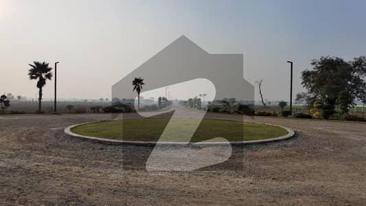 نذیر فارم ہاؤسز برکی روڈ,کینٹ,لاہور میں 3 کنال رہائشی پلاٹ 2.7 کروڑ میں برائے فروخت۔