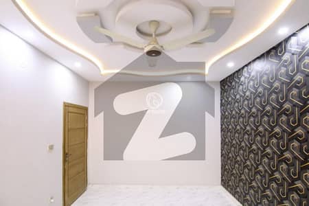 صنوبر سٹی۔ گرین ولاز صنوبر سٹی,اڈیالہ روڈ,راولپنڈی میں 2 کمروں کا 6 مرلہ زیریں پورشن 32.0 ہزار میں کرایہ پر دستیاب ہے۔