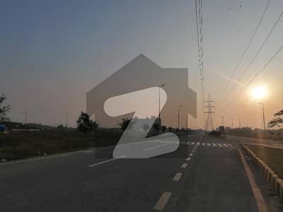 ڈی ایچ اے فیز 4 ۔ بلاک کے کے ڈی ایچ اے فیز 4,ڈیفنس (ڈی ایچ اے),لاہور میں 18 مرلہ رہائشی پلاٹ 5.5 کروڑ میں برائے فروخت۔