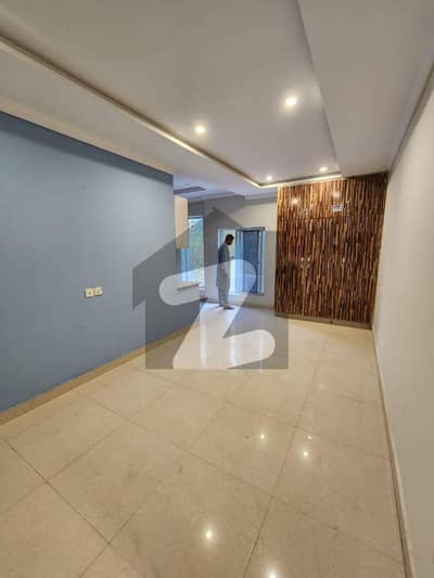 بحریہ ٹاؤن جاسمین بلاک بحریہ ٹاؤن سیکٹر سی,بحریہ ٹاؤن,لاہور میں 1 کمرے کا 2 مرلہ فلیٹ 26.0 ہزار میں کرایہ پر دستیاب ہے۔