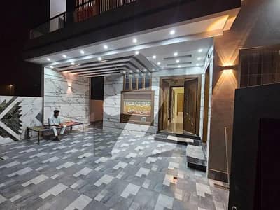 بحریہ ٹاؤن جاسمین بلاک بحریہ ٹاؤن سیکٹر سی,بحریہ ٹاؤن,لاہور میں 3 کمروں کا 10 مرلہ بالائی پورشن 60.0 ہزار میں کرایہ پر دستیاب ہے۔