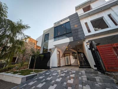 5 marla brand new on 60 feet road margalla facing