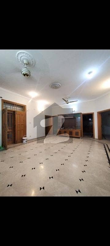 جی ۔ 13 اسلام آباد میں 2 کمروں کا 7 مرلہ زیریں پورشن 75.0 ہزار میں کرایہ پر دستیاب ہے۔