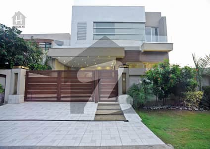 ڈی ایچ اے فیز 4 ڈیفنس (ڈی ایچ اے),لاہور میں 5 کمروں کا 1 کنال مکان 6.5 کروڑ میں برائے فروخت۔