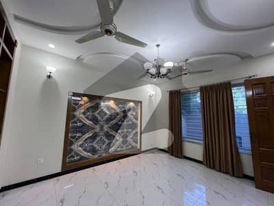 جی ۔ 13 اسلام آباد میں 3 کمروں کا 14 مرلہ زیریں پورشن 1.5 لاکھ میں کرایہ پر دستیاب ہے۔