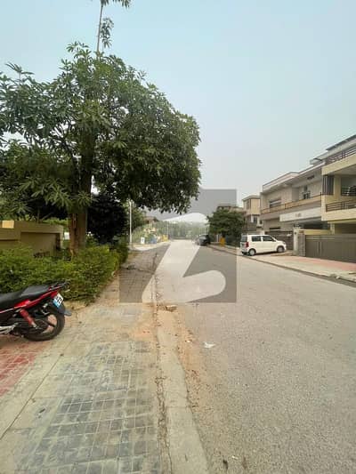 Builders Location Kanal Plot Phase 3 Bahria Town