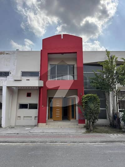 بحریہ ٹاؤن سفاری ولاز بحریہ ٹاؤن سیکٹر B,بحریہ ٹاؤن,لاہور میں 3 کمروں کا 5 مرلہ مکان 1.55 کروڑ میں برائے فروخت۔