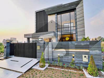 بینکرز ٹاؤن لاہور میں 4 کمروں کا 10 مرلہ مکان 4.0 کروڑ میں برائے فروخت۔