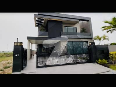 ڈی ایچ اے فیز 7 ڈیفنس (ڈی ایچ اے),لاہور میں 5 کمروں کا 1 کنال مکان 9.8 کروڑ میں برائے فروخت۔