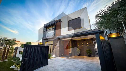 ڈی ایچ اے فیز 7 ڈیفنس (ڈی ایچ اے),لاہور میں 4 کمروں کا 10 مرلہ مکان 4.35 کروڑ میں برائے فروخت۔