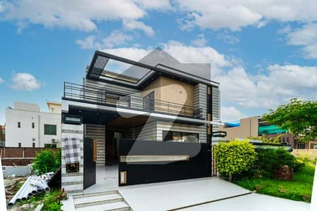 ڈی ایچ اے فیز 5 ڈیفنس (ڈی ایچ اے),لاہور میں 4 کمروں کا 10 مرلہ مکان 5.1 کروڑ میں برائے فروخت۔