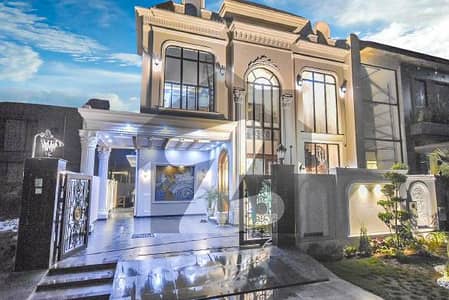 بینکرز ہاؤسنگ سوسائٹی ۔ بلاک بی بینکرز کوآپریٹو ہاؤسنگ سوسائٹی,لاہور میں 4 کمروں کا 10 مرلہ مکان 3.75 کروڑ میں برائے فروخت۔