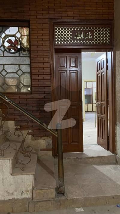 2nd floor portion Available for rent in E11 4