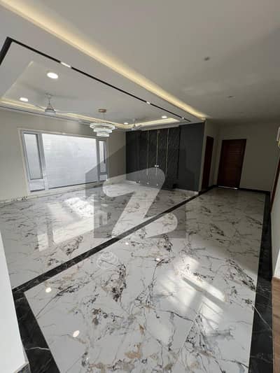 500 YARDS BRAND NEW HOUSE AVAILABLE FOR SALE 500 YARDS BRAND NEW HOUSE AVAILABLE FOR SALE