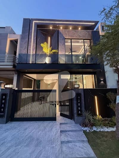 100% ORIGNAL PICTURES 5 Marla Modern Design Fully Dream Villa Available For Sale At Hot Location Near Park Commercial Phase 9 Block B DHA Lahore