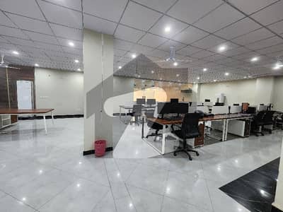 جوہر ٹاؤن لاہور میں 1 کنال دفتر 5.2 لاکھ میں کرایہ پر دستیاب ہے۔