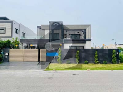 ڈی ایچ اے فیز 6 ڈیفنس (ڈی ایچ اے),لاہور میں 5 کمروں کا 1 کنال مکان 9.9 کروڑ میں برائے فروخت۔