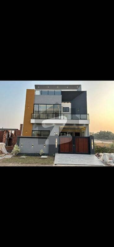 پارک ویو سٹی ۔ ڈائمنڈ بلاک پارک ویو سٹی,لاہور میں 5 کمروں کا 5 مرلہ مکان 1.68 کروڑ میں برائے فروخت۔