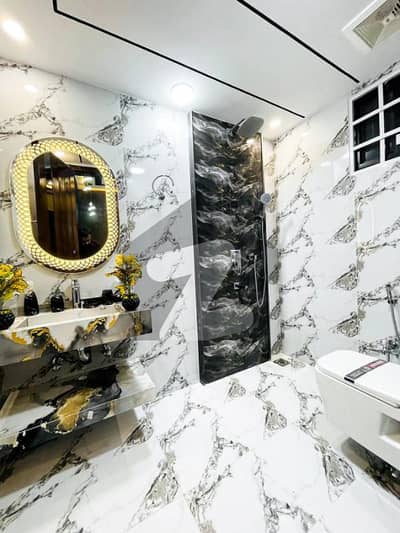 بحریہ ٹاؤن فیز 8 بحریہ ٹاؤن راولپنڈی,راولپنڈی میں 3 کمروں کا 5 مرلہ مکان 1.85 کروڑ میں برائے فروخت۔