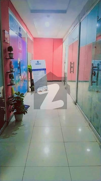 گلبرگ گرینز ۔ بلاک سی گلبرگ گرینز,گلبرگ,اسلام آباد میں 1 کمرے کا 1 مرلہ دفتر 25.0 لاکھ میں برائے فروخت۔