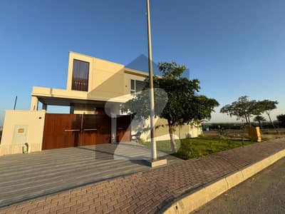 بحریہ ہلز بحریہ ٹاؤن کراچی,کراچی میں 6 کمروں کا 1 کنال مکان 6.8 کروڑ میں برائے فروخت۔