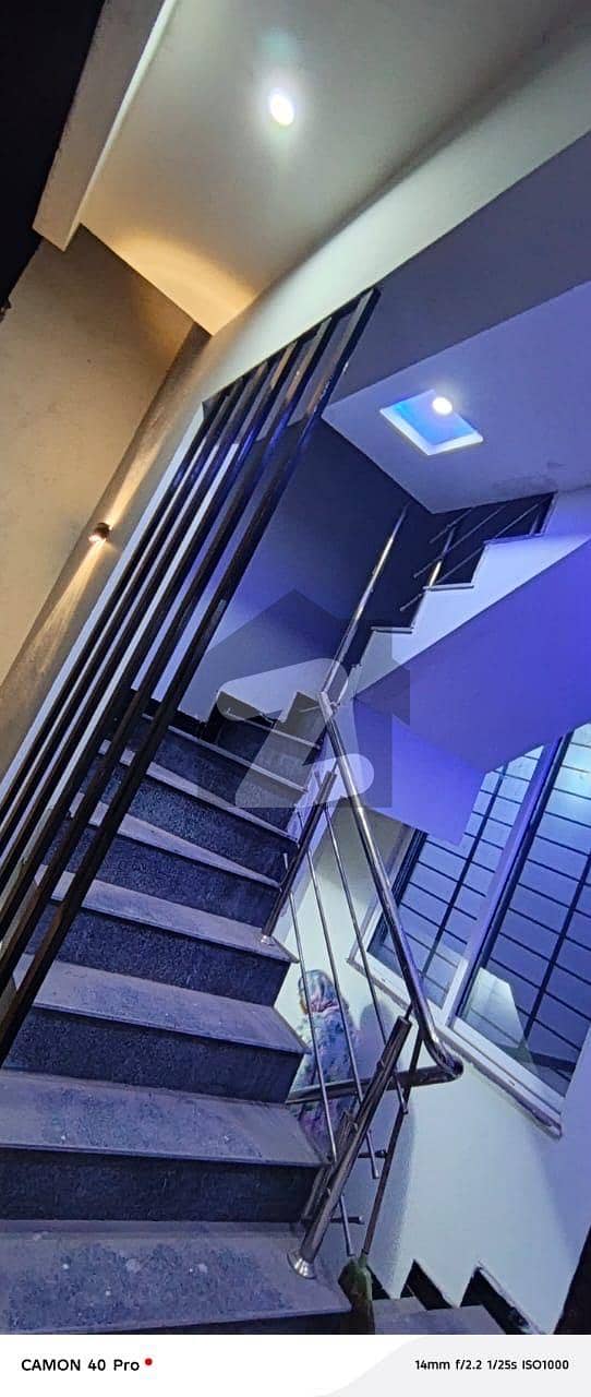 آئی ۔ 11 اسلام آباد میں 5 کمروں کا 4 مرلہ مکان 1.1 لاکھ میں کرایہ پر دستیاب ہے۔ آئی ۔ 11 اسلام آباد میں 5 کمروں کا 4 مرلہ مکان 1.1 لاکھ میں کرایہ پر دستیاب ہے۔