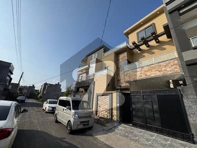 الاحمد گارڈن ۔ بلاک ایف الاحمد گارڈن ہاوسنگ سکیم,جی ٹی روڈ,لاہور میں 5 کمروں کا 5 مرلہ مکان 1.65 کروڑ میں برائے فروخت۔