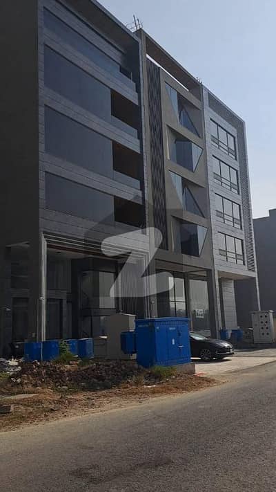 ڈی ایچ اے فیز 8 - کمرشل براڈوے ڈی ایچ اے فیز 8,ڈیفنس (ڈی ایچ اے),لاہور میں 11 کمروں کا 8 مرلہ عمارت 32.0 کروڑ میں برائے فروخت۔