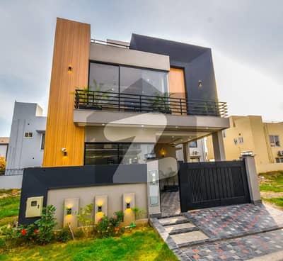 ڈی ایچ اے 9 ٹاؤن ۔ بلاک اے ڈی ایچ اے 9 ٹاؤن,ڈیفنس (ڈی ایچ اے),لاہور میں 3 کمروں کا 5 مرلہ مکان 2.25 کروڑ میں برائے فروخت۔ ڈی ایچ اے 9 ٹاؤن ۔ بلاک اے ڈی ایچ اے 9 ٹاؤن,ڈیفنس (ڈی ایچ اے),لاہور میں 3 کمروں کا 5 مرلہ مکان 2.25 کروڑ میں برائے فروخت۔