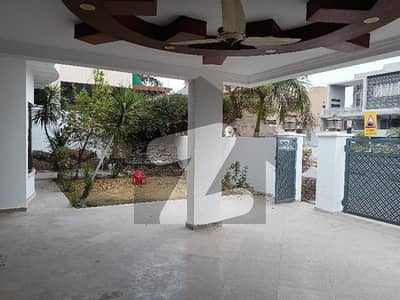 Phase 3 24 marla Double story House available For Rent whit basement Phase 3 24 marla Double story House available For Rent whit basement