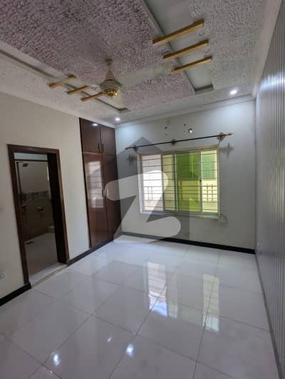 جی ۔ 11/2 جی ۔ 11,اسلام آباد میں 2 کمروں کا 4 مرلہ زیریں پورشن 68.0 ہزار میں کرایہ پر دستیاب ہے۔