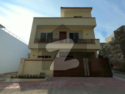 ڈی ۔ 12/1 ڈی ۔ 12,اسلام آباد میں 5 کمروں کا 8 مرلہ مکان 9.25 کروڑ میں برائے فروخت۔