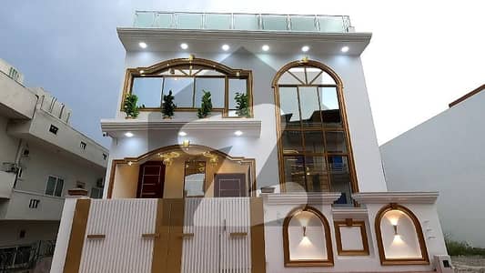 ڈی ۔ 12/1 ڈی ۔ 12,اسلام آباد میں 7 کمروں کا 8 مرلہ مکان 9.5 کروڑ میں برائے فروخت۔