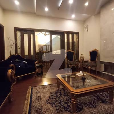 بحریہ ٹاؤن سیکٹر B بحریہ ٹاؤن,لاہور میں 4 کمروں کا 8 مرلہ مکان 2.4 لاکھ میں کرایہ پر دستیاب ہے۔