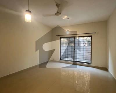 ڈی ایچ اے فیز 5 ڈیفنس (ڈی ایچ اے),لاہور میں 5 کمروں کا 1 کنال مکان 2.7 لاکھ میں کرایہ پر دستیاب ہے۔