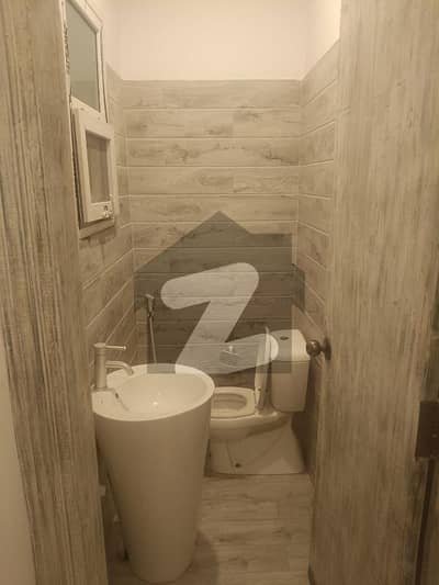 ڈی ایچ اے فیز 8 - زون اے ڈی ایچ اے فیز 8,ڈی ایچ اے ڈیفینس,کراچی میں 3 کمروں کا 1 کنال زیریں پورشن 2.45 لاکھ میں کرایہ پر دستیاب ہے۔