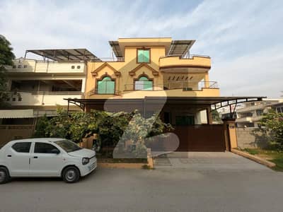 ای ۔ 11/1 ای ۔ 11,اسلام آباد میں 10 کمروں کا 14 مرلہ مکان 14.5 کروڑ میں برائے فروخت۔