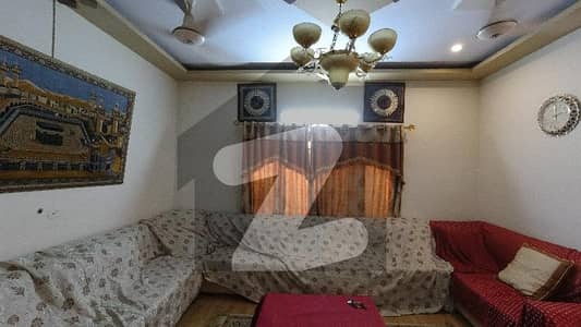 گلشنِ اقبال - بلاک 3 گلشنِ اقبال,گلشنِ اقبال ٹاؤن,کراچی میں 3 کمروں کا 10 مرلہ بالائی پورشن 3.4 کروڑ میں برائے فروخت۔