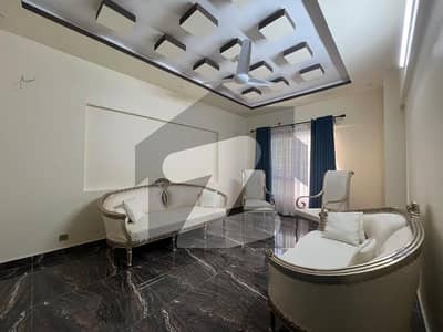 شہید ملت روڈ کراچی میں 4 کمروں کا 11 مرلہ فلیٹ 2.1 لاکھ میں کرایہ پر دستیاب ہے۔