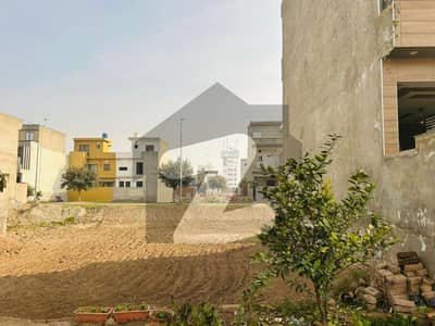 پارک ویو سٹی لاہور میں 5 مرلہ رہائشی پلاٹ 56.0 لاکھ میں برائے فروخت۔