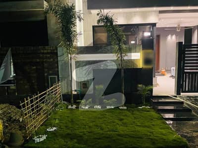 ڈی ایچ اے 9 ٹاؤن ۔ بلاک اے ڈی ایچ اے 9 ٹاؤن,ڈیفنس (ڈی ایچ اے),لاہور میں 3 کمروں کا 5 مرلہ مکان 2.9 کروڑ میں برائے فروخت۔