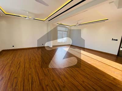 ایف ۔ 7 اسلام آباد میں 5 کمروں کا 1 کنال مکان 9.5 لاکھ میں کرایہ پر دستیاب ہے۔