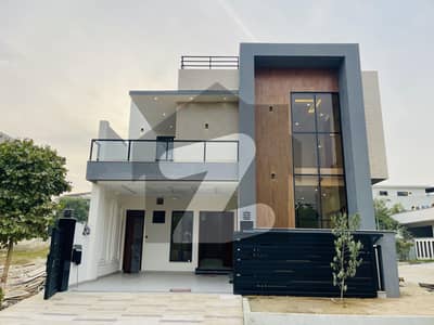 ایم پی سی ایچ ایس ۔ ملٹی گارڈنز بی ۔ 17,اسلام آباد میں 5 کمروں کا 8 مرلہ مکان 4.3 کروڑ میں برائے فروخت۔ ایم پی سی ایچ ایس ۔ ملٹی گارڈنز بی ۔ 17,اسلام آباد میں 5 کمروں کا 8 مرلہ مکان 4.3 کروڑ میں برائے فروخت۔