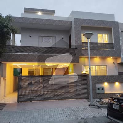 بحریہ ٹاؤن فیز 5 بحریہ ٹاؤن راولپنڈی,راولپنڈی میں 5 کمروں کا 10 مرلہ مکان 6.0 کروڑ میں برائے فروخت۔ بحریہ ٹاؤن فیز 5 بحریہ ٹاؤن راولپنڈی,راولپنڈی میں 5 کمروں کا 10 مرلہ مکان 6.0 کروڑ میں برائے فروخت۔