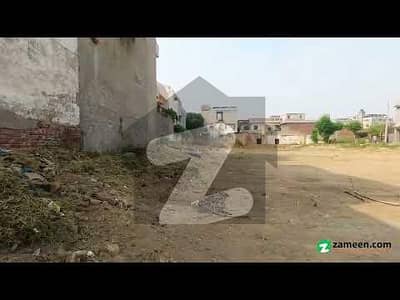 جوہر ٹاؤن فیز 2 - بلاک کیو جوہر ٹاؤن فیز 2,جوہر ٹاؤن,لاہور میں 1 کنال رہائشی پلاٹ 9.0 کروڑ میں برائے فروخت۔