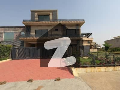 ڈی ۔ 12 اسلام آباد میں 7 کمروں کا 14 مرلہ مکان 14.5 کروڑ میں برائے فروخت۔