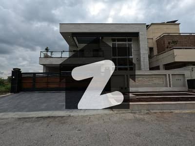 ڈی ۔ 12 اسلام آباد میں 8 کمروں کا 1 کنال مکان 26.5 کروڑ میں برائے فروخت۔