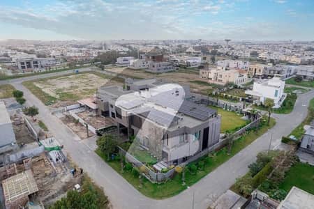 ڈی ایچ اے فیز 7 ڈیفنس (ڈی ایچ اے),لاہور میں 7 کمروں کا 3 کنال مکان 24.75 کروڑ میں برائے فروخت۔