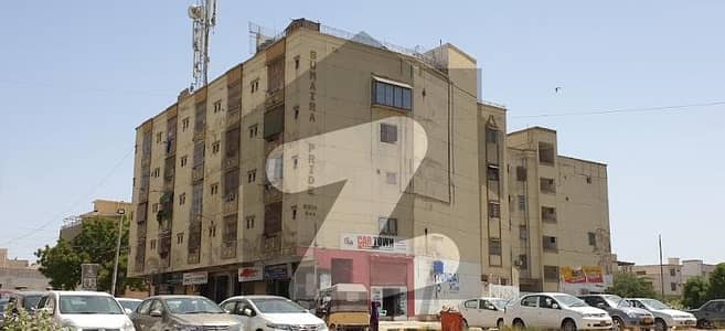 یونیورسٹی روڈ کراچی میں 4 کمروں کا 5 مرلہ فلیٹ 89.0 لاکھ میں برائے فروخت۔